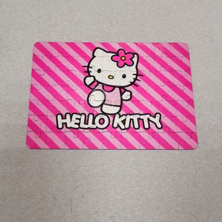 Бокс hello Kitty. Пазлы с Хеллоу Китти. Хелло Китти картинки для распечатки. Бадц Мару из Хеллоу Китти.